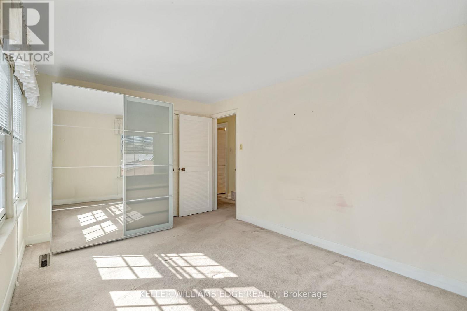 524 Meadow Wood Road, Mississauga (Clarkson), Ontario  L5J 2S3 - Photo 31 - W12982274