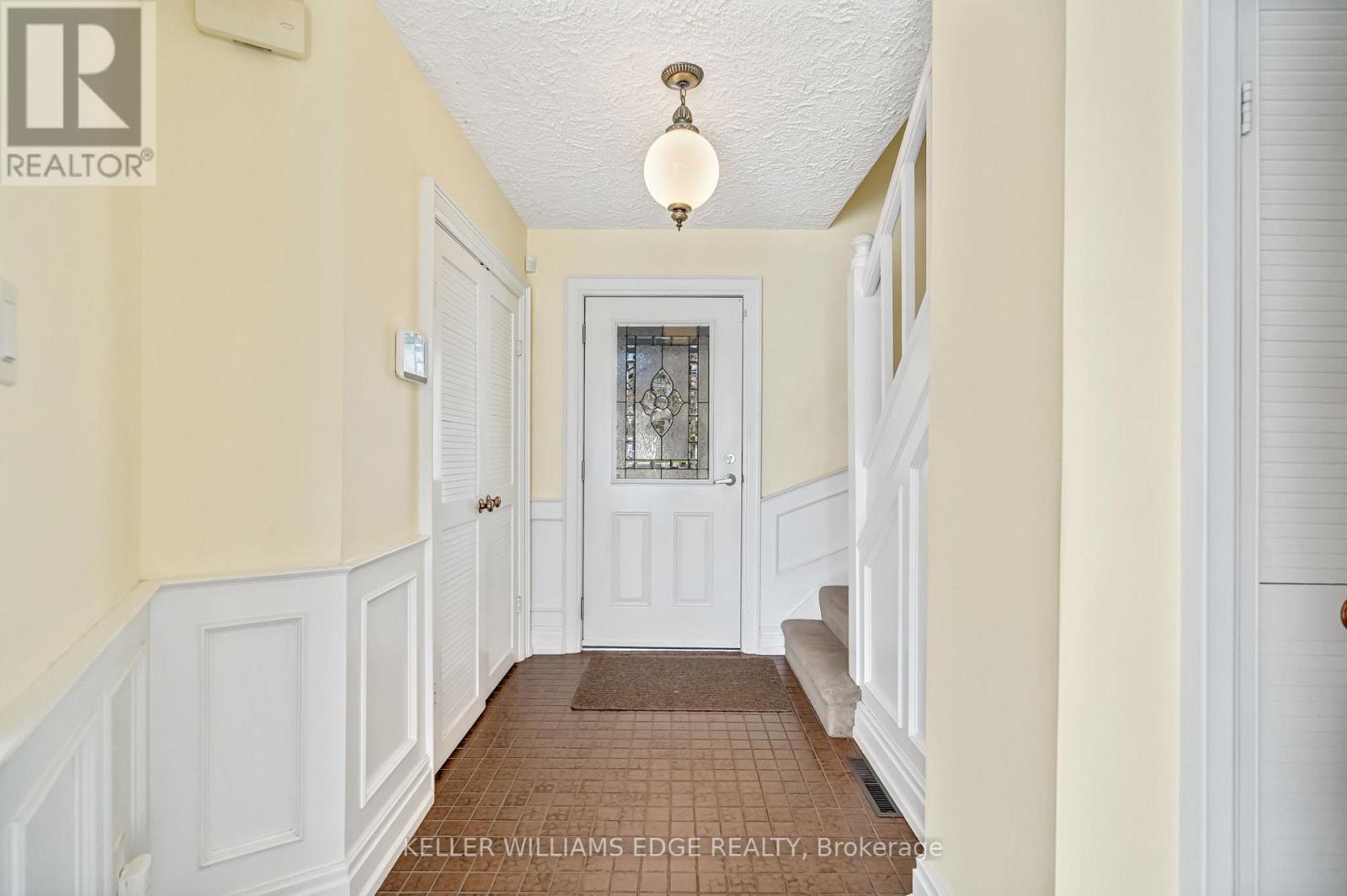 524 Meadow Wood Road, Mississauga (Clarkson), Ontario  L5J 2S3 - Photo 5 - W12982274