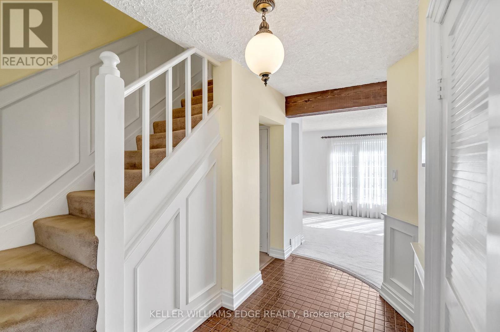 524 Meadow Wood Road, Mississauga (Clarkson), Ontario  L5J 2S3 - Photo 6 - W12982274