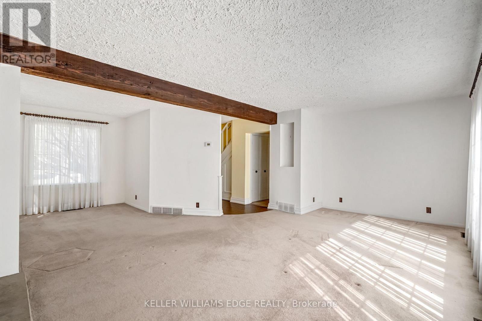 524 Meadow Wood Road, Mississauga (Clarkson), Ontario  L5J 2S3 - Photo 8 - W12982274