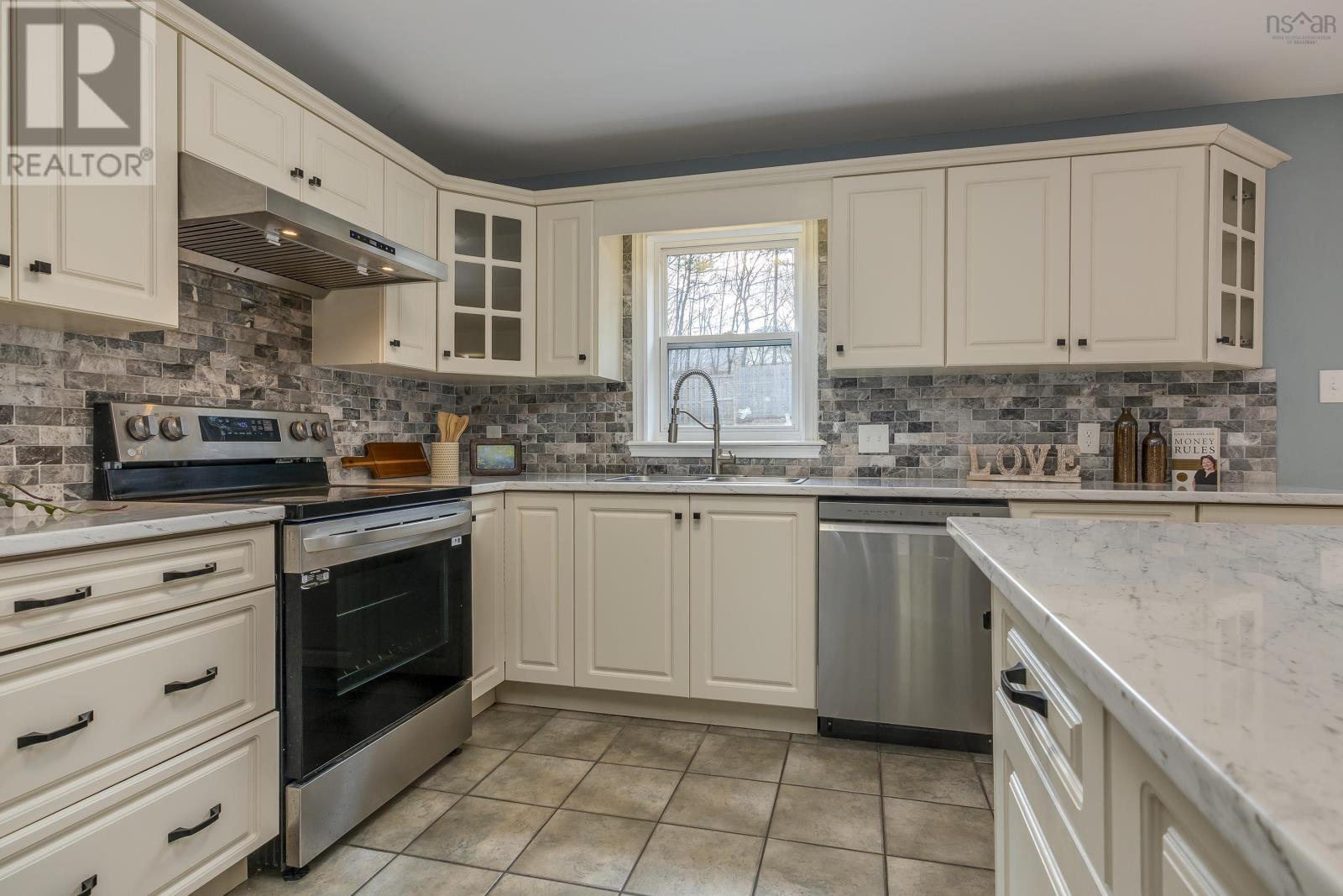 246 Langbrae Drive, Halifax, Nova Scotia  B3S 1K4 - Photo 10 - 202606982