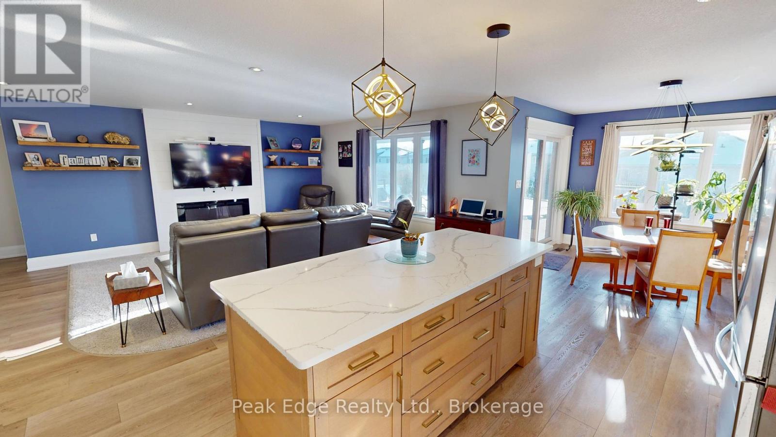 196 17th Avenue A Avenue, Hanover, Ontario  N4N 0B5 - Photo 5 - X12836538