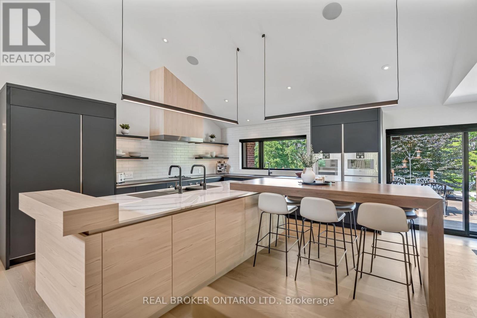 18 Fox Run Drive, Puslinch, Ontario  N0B 2J0 - Photo 10 - X12981900