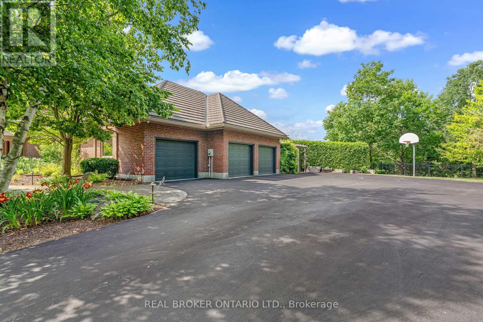 18 Fox Run Drive, Puslinch, Ontario  N0B 2J0 - Photo 36 - X12981900