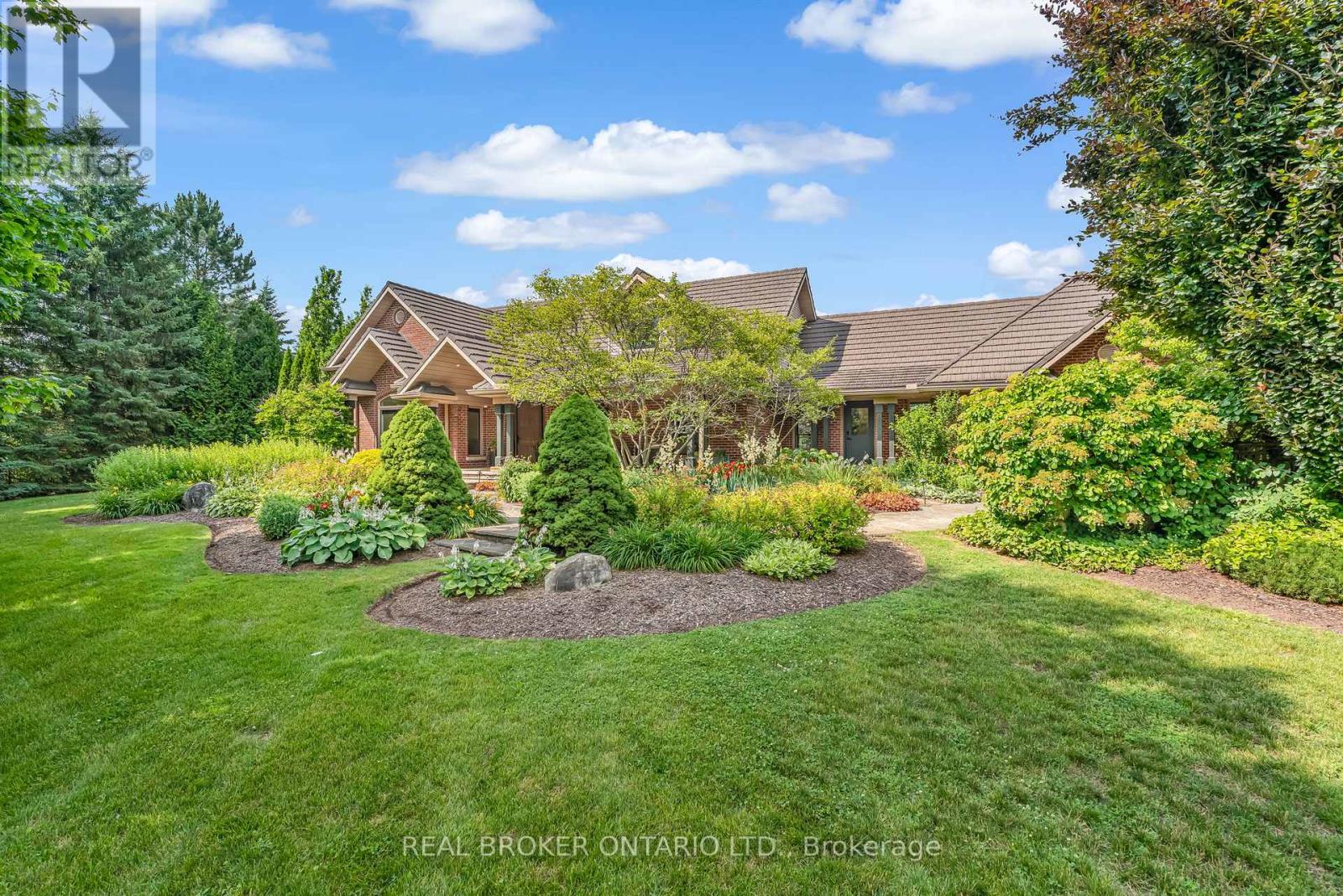 18 Fox Run Drive, Puslinch, Ontario  N0B 2J0 - Photo 40 - X12981900