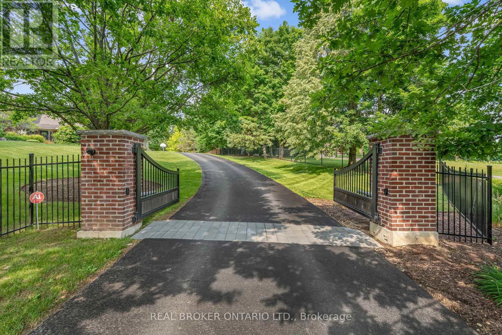 18 Fox Run Drive, Puslinch, Ontario  N0B 2J0 - Photo 41 - X12981900