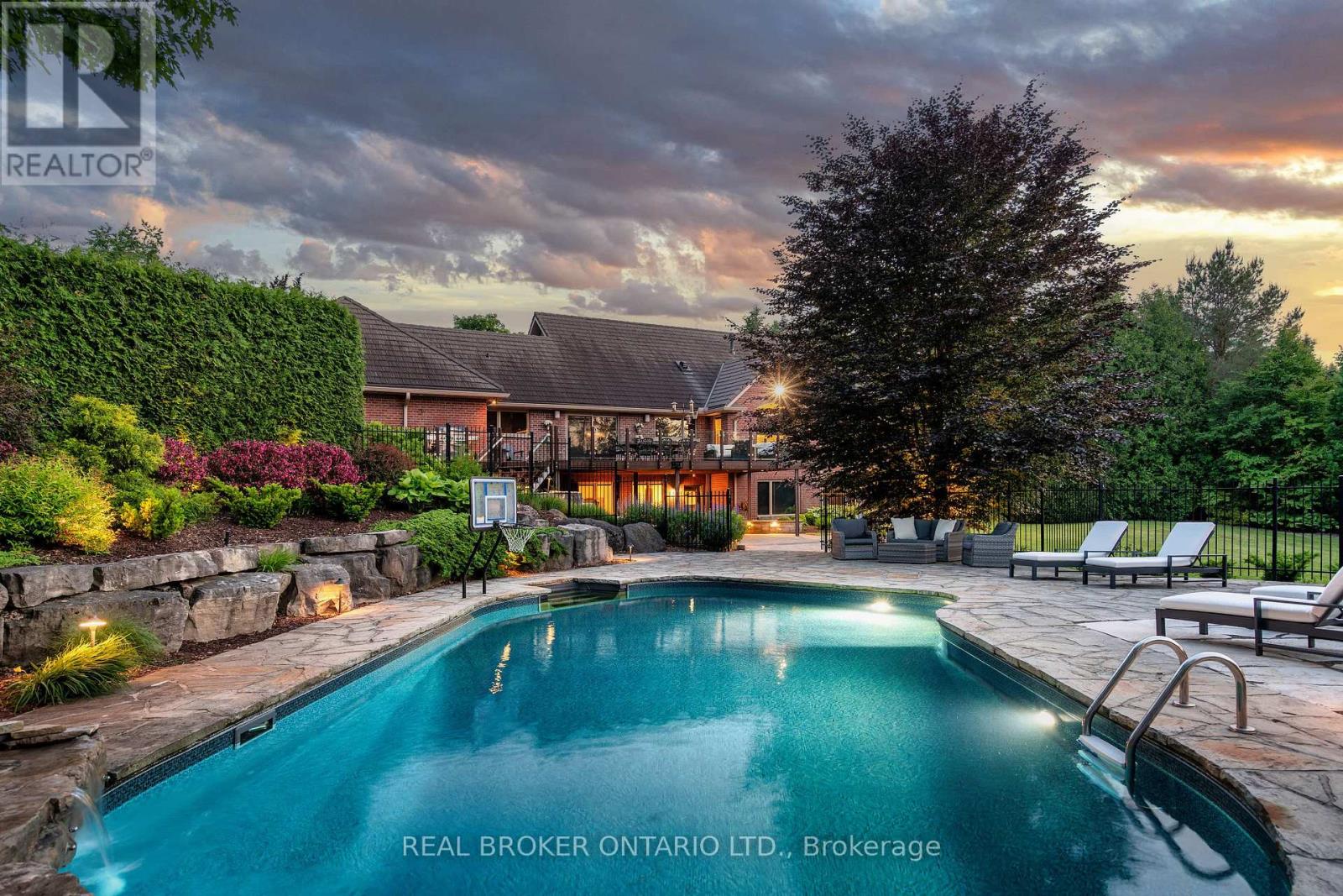 18 Fox Run Drive, Puslinch, Ontario  N0B 2J0 - Photo 42 - X12981900