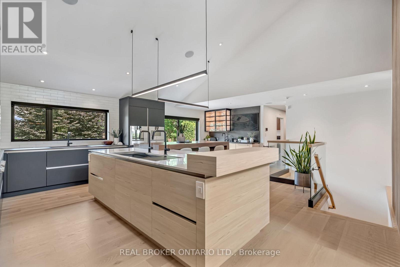 18 Fox Run Drive, Puslinch, Ontario  N0B 2J0 - Photo 9 - X12981900