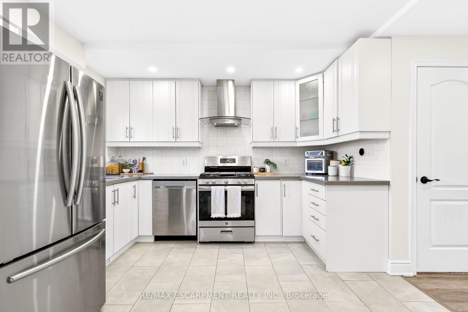 133 Avondale Street, Hamilton, Ontario  L8L 7B9 - Photo 10 - X12981934