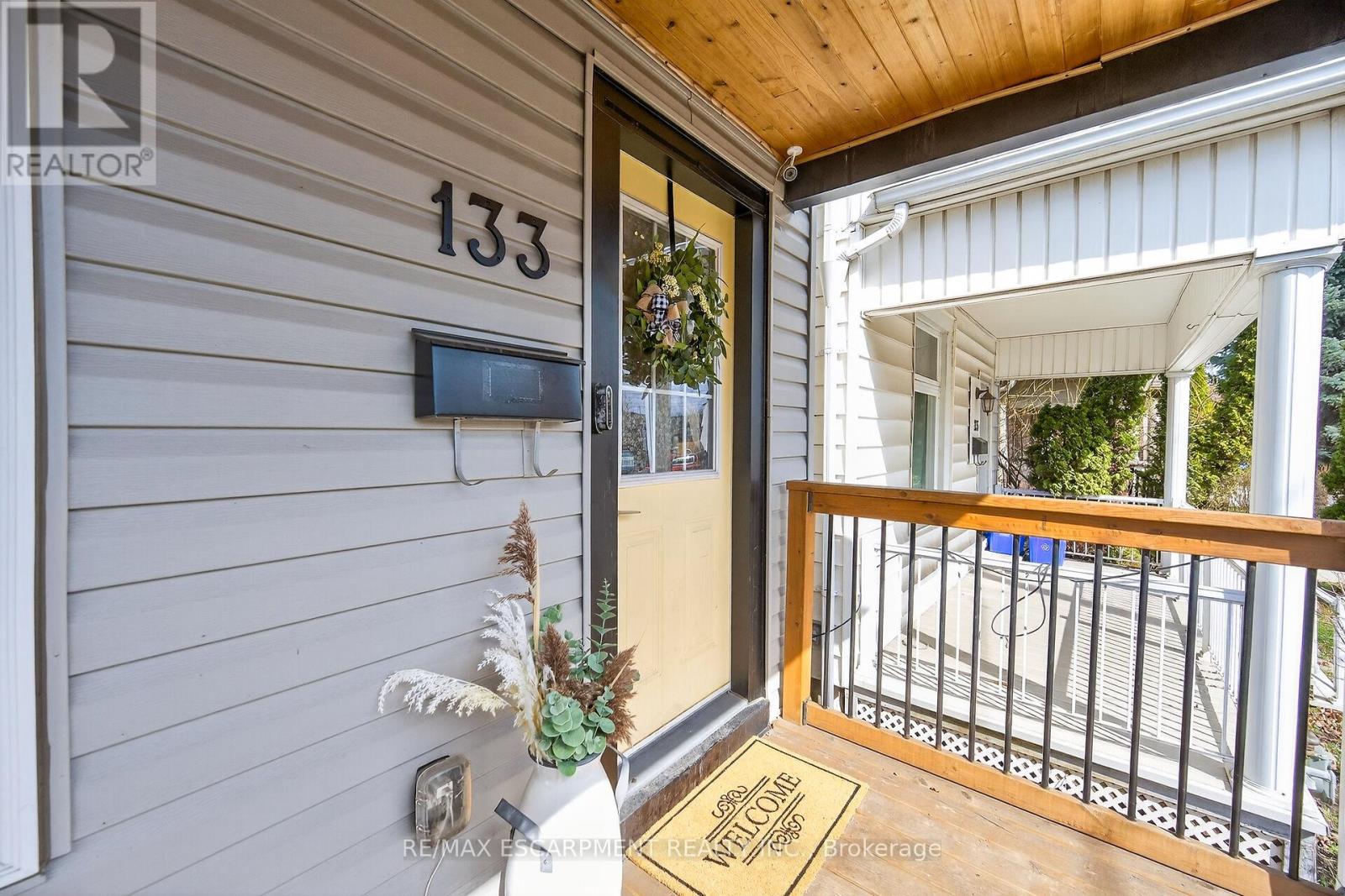 133 Avondale Street, Hamilton, Ontario  L8L 7B9 - Photo 3 - X12981934