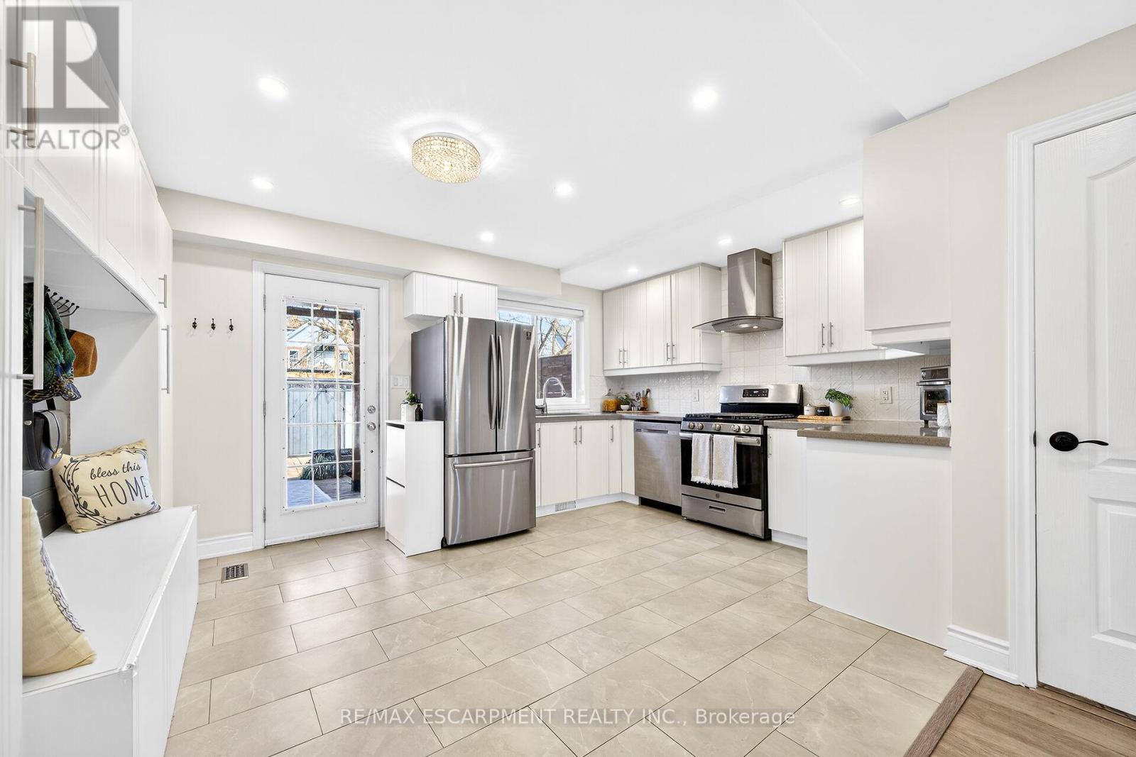 133 Avondale Street, Hamilton, Ontario  L8L 7B9 - Photo 7 - X12981934