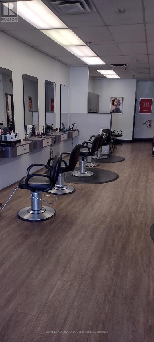 10 - 969 Upper Ottawa Street, Hamilton, Ontario  L8T 4V9 - Photo 5 - X12981948