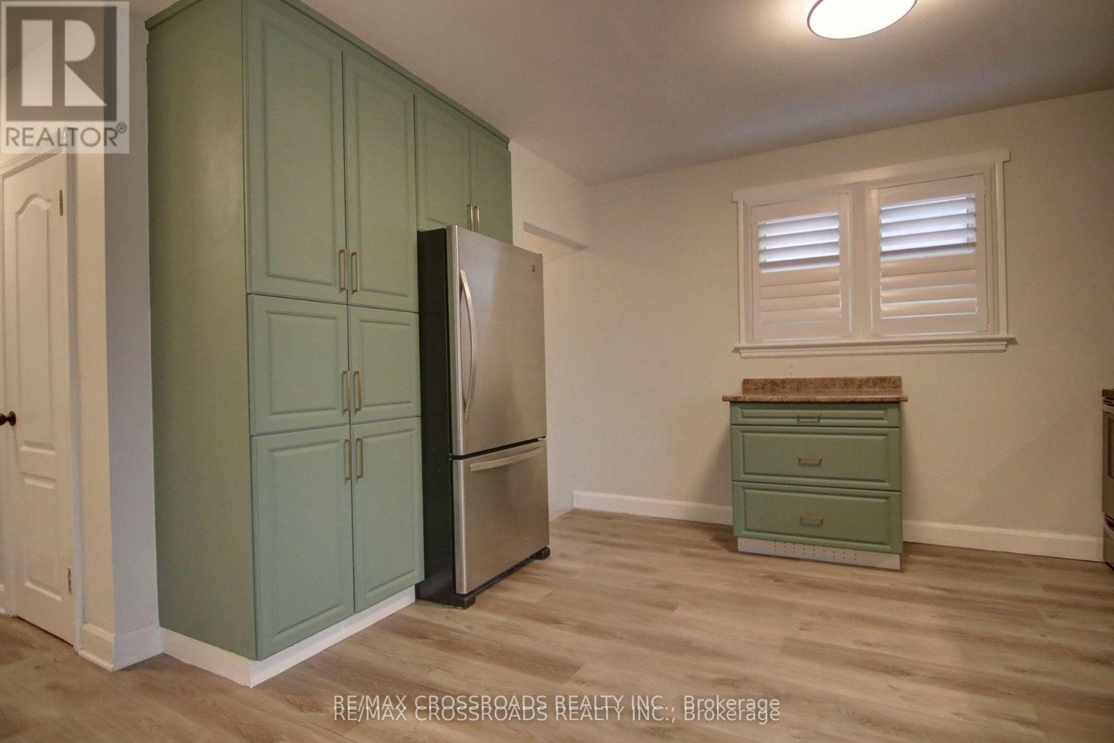 814 Nicholls Street, Peterborough, Ontario  K9H 5T8 - Photo 11 - X12982228