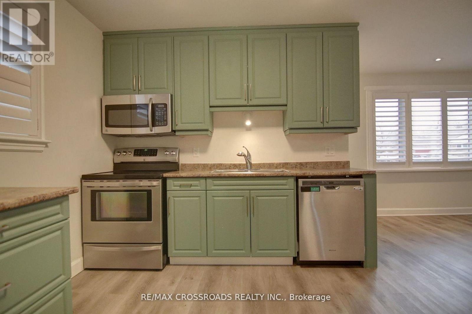 814 Nicholls Street, Peterborough, Ontario  K9H 5T8 - Photo 12 - X12982228