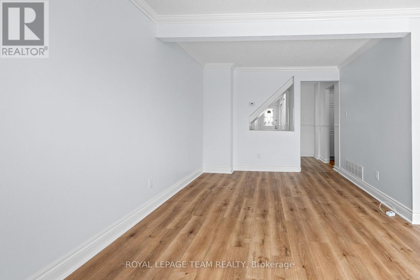 6356 Mary Jane Crescent, Ottawa, Ontario  K1C 3C2 - Photo 10 - X12980934