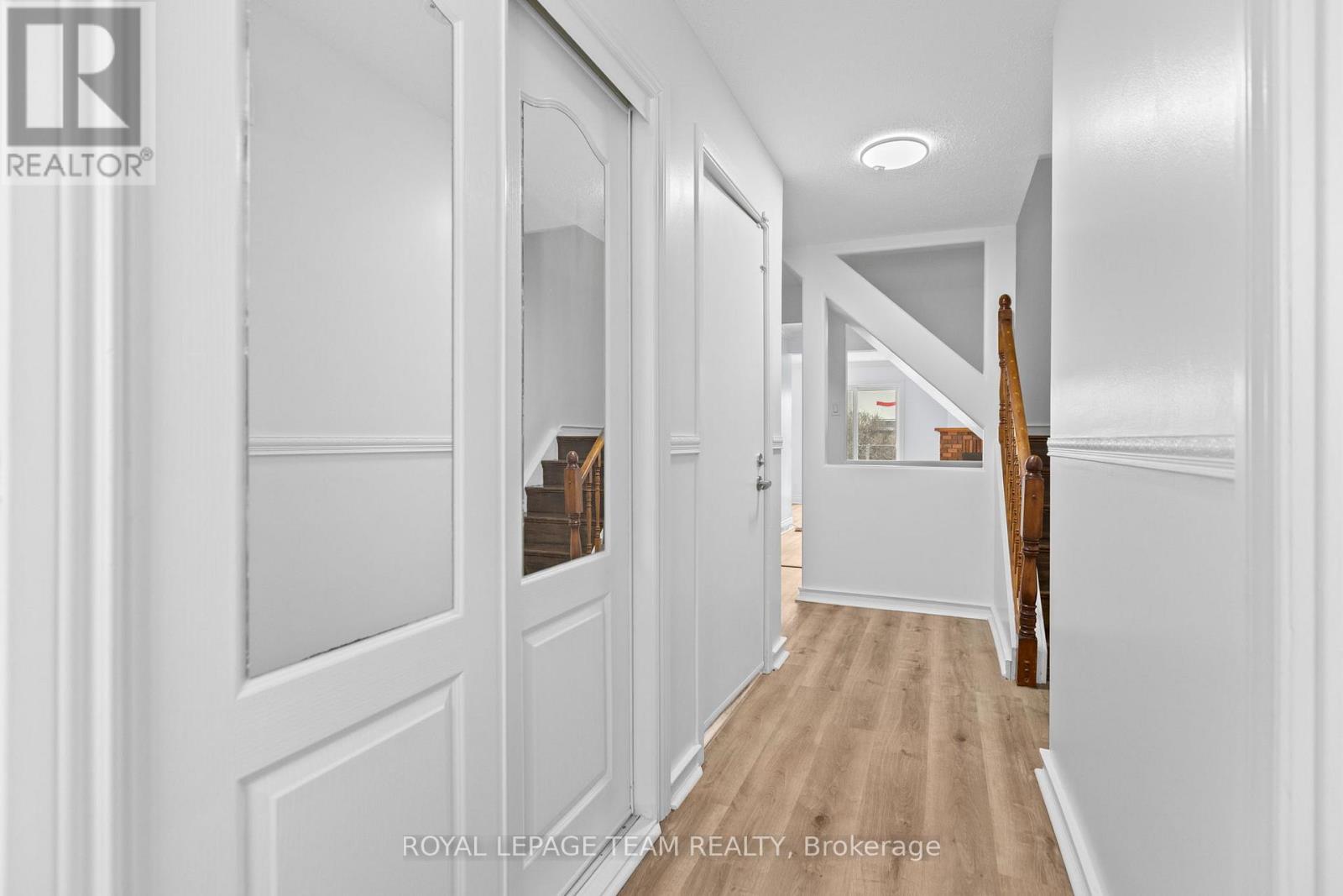 6356 Mary Jane Crescent, Ottawa, Ontario  K1C 3C2 - Photo 4 - X12980934