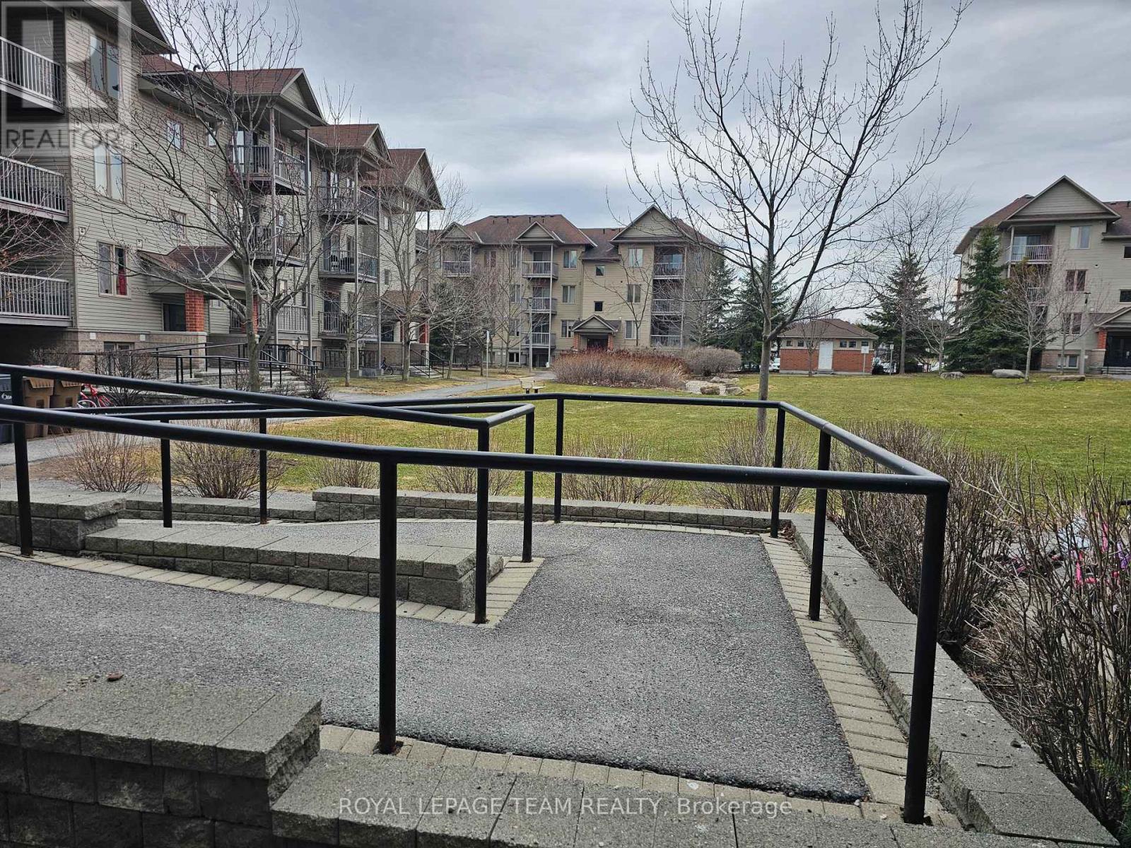 2 - 46 Barnstone Drive, Ottawa, Ontario K2G 4R6 - Photo 20 - X12981528