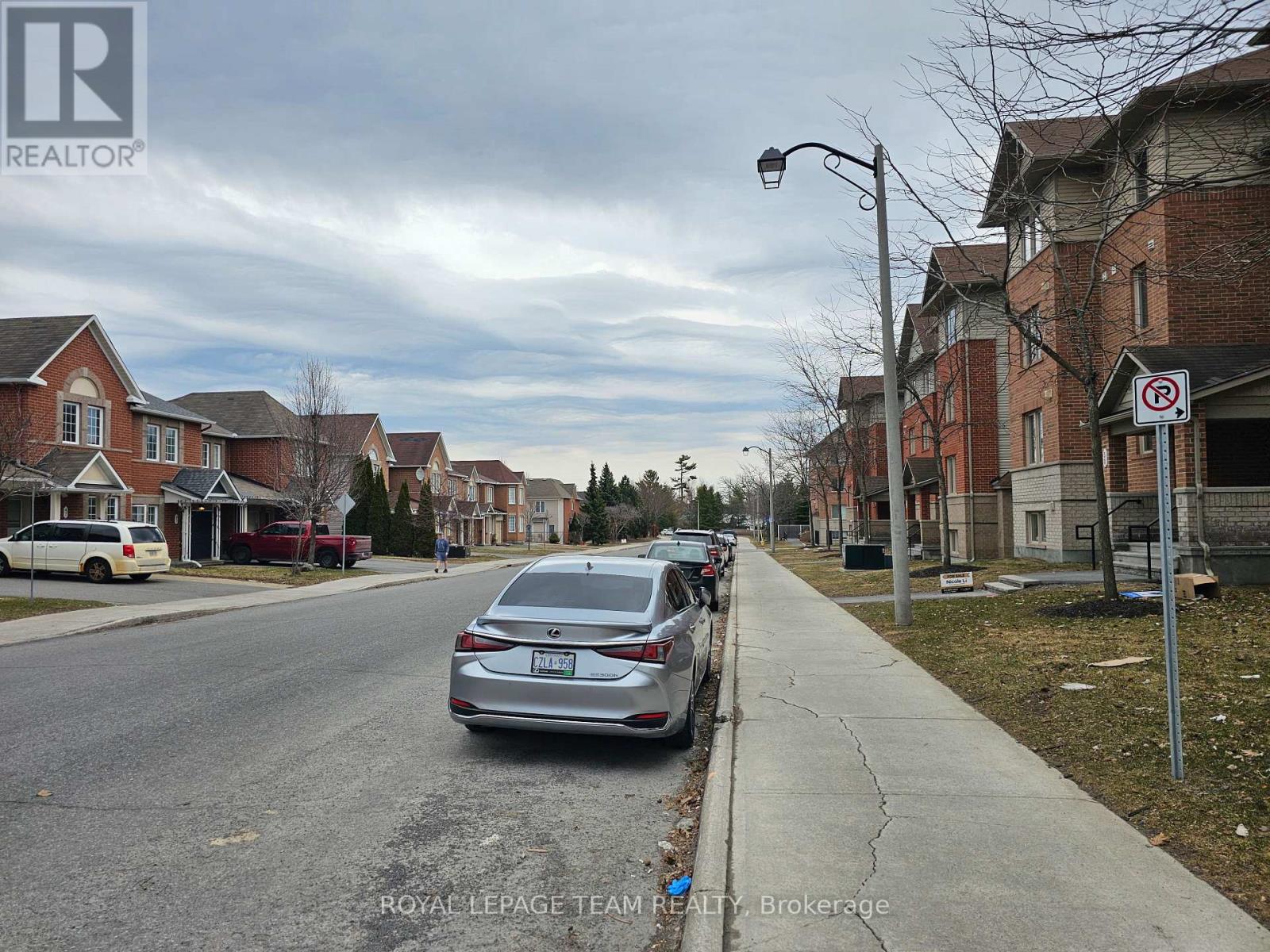 2 - 46 Barnstone Drive, Ottawa, Ontario K2G 4R6 - Photo 23 - X12981528