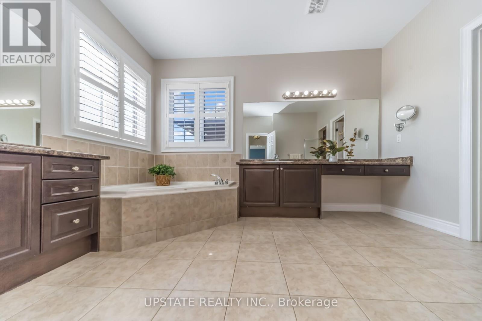 23 Spain Crescent, Brampton, Ontario  L6P 4G8 - Photo 25 - W12981976