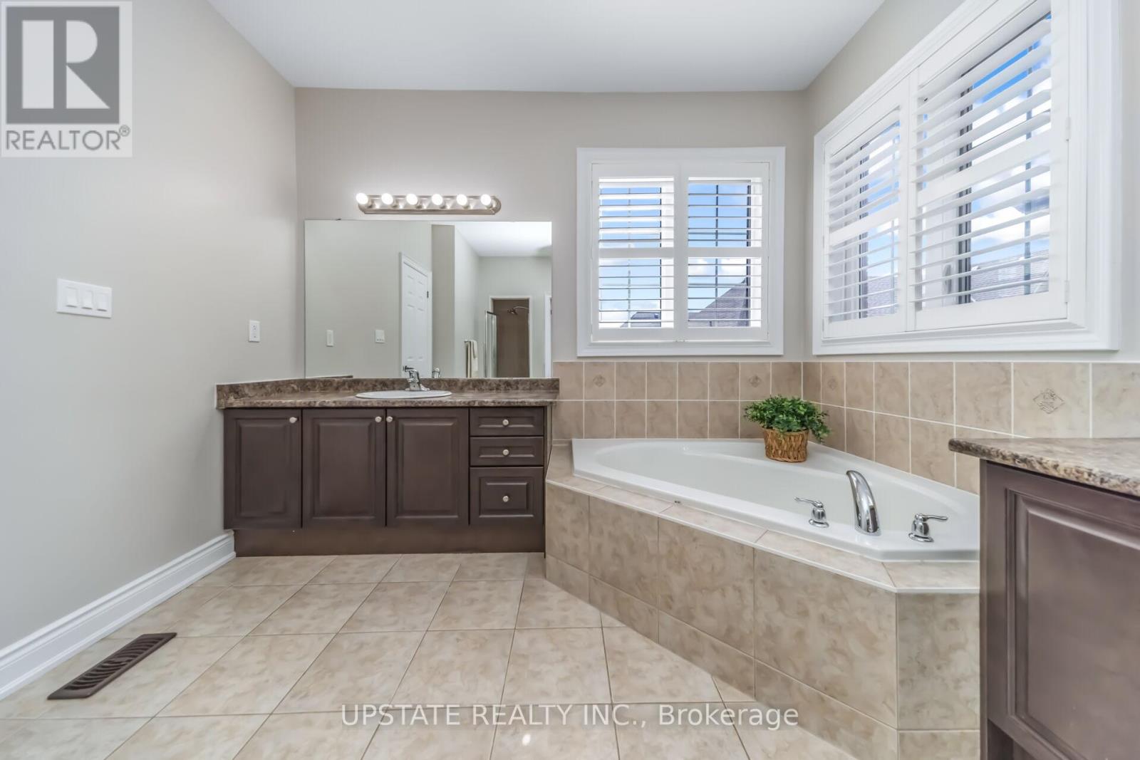 23 Spain Crescent, Brampton, Ontario  L6P 4G8 - Photo 27 - W12981976