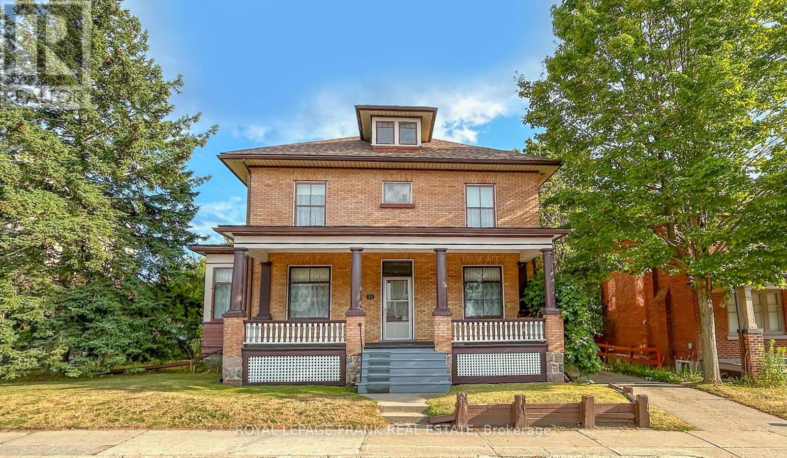 33 FAIRBANKS STREET, Oshawa, Ontario