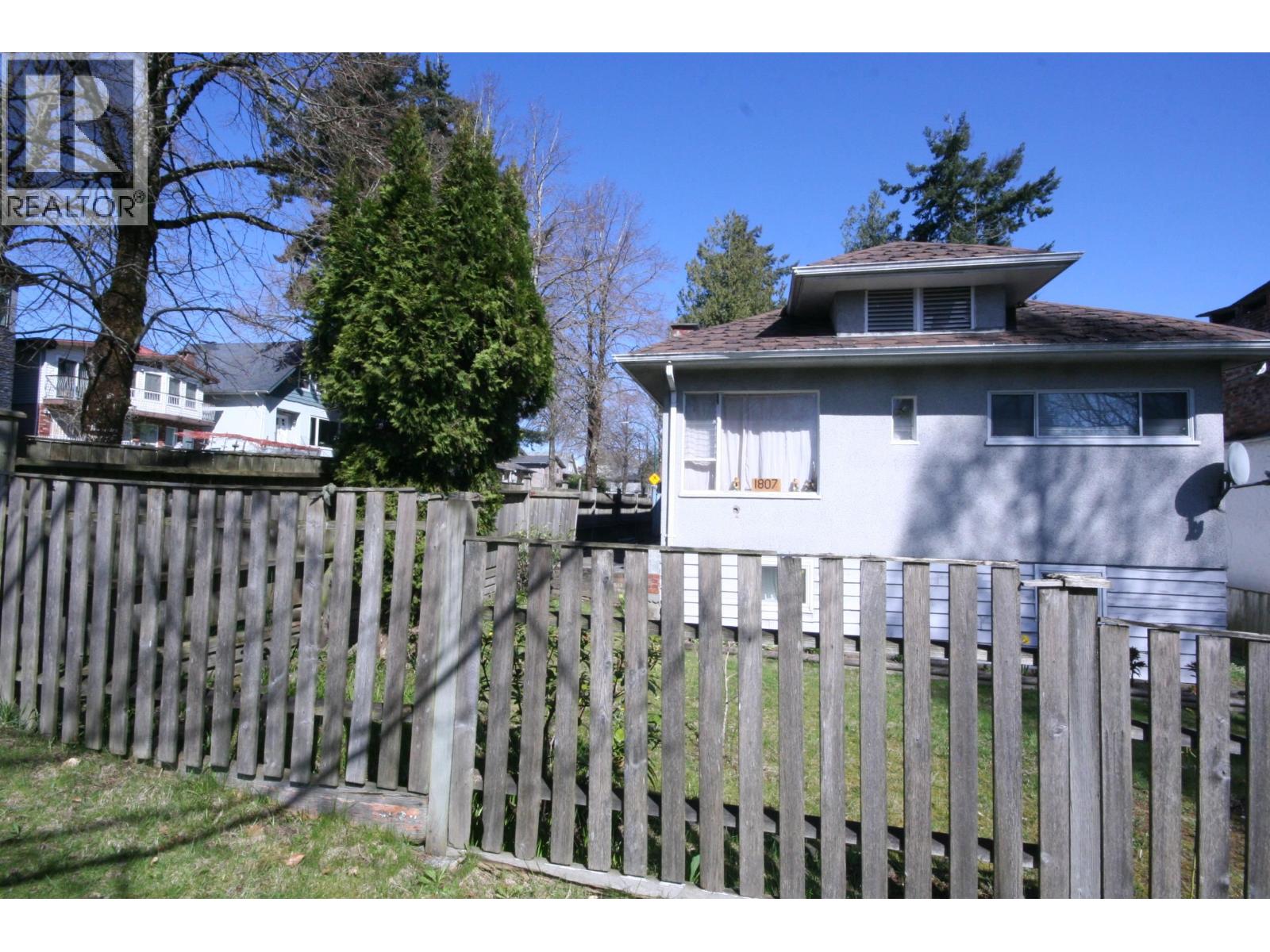 1807 E 38th Avenue, Vancouver, British Columbia  V6P 1G6 - Photo 2 - R3109695