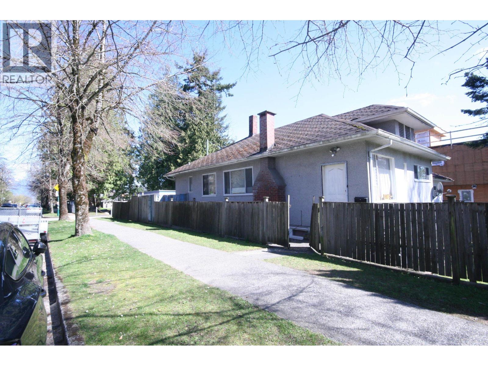 1807 E 38th Avenue, Vancouver, British Columbia  V6P 1G6 - Photo 3 - R3109695