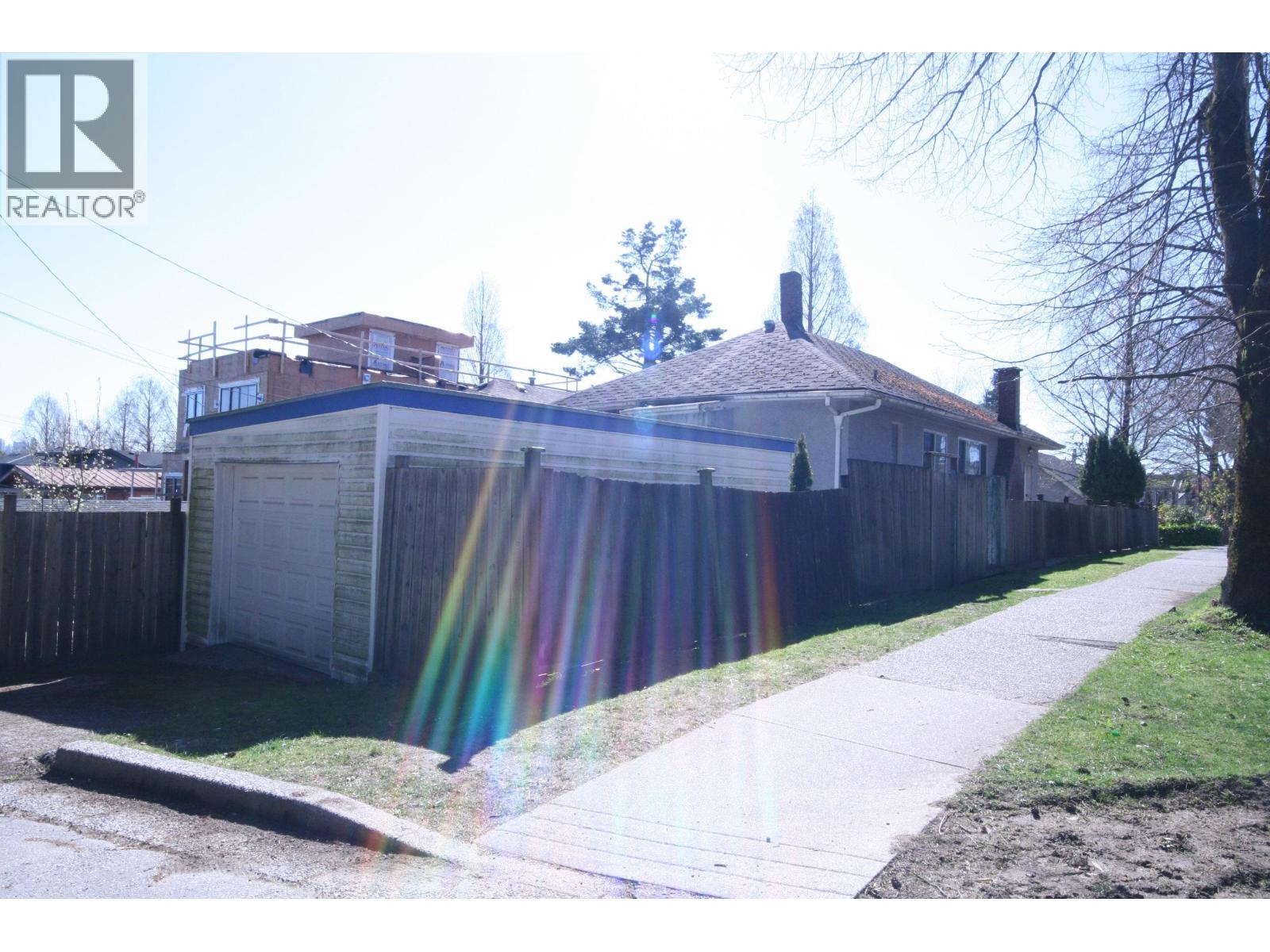 1807 E 38th Avenue, Vancouver, British Columbia  V6P 1G6 - Photo 6 - R3109695
