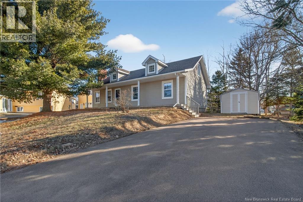 19 Larose, Dieppe, New Brunswick E1A 5B7 - Photo 1 - NB135479