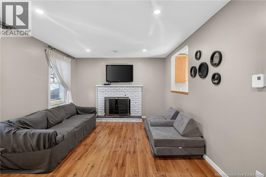 19 Larose, Dieppe, New Brunswick E1A 5B7 - Photo 8 - NB135479