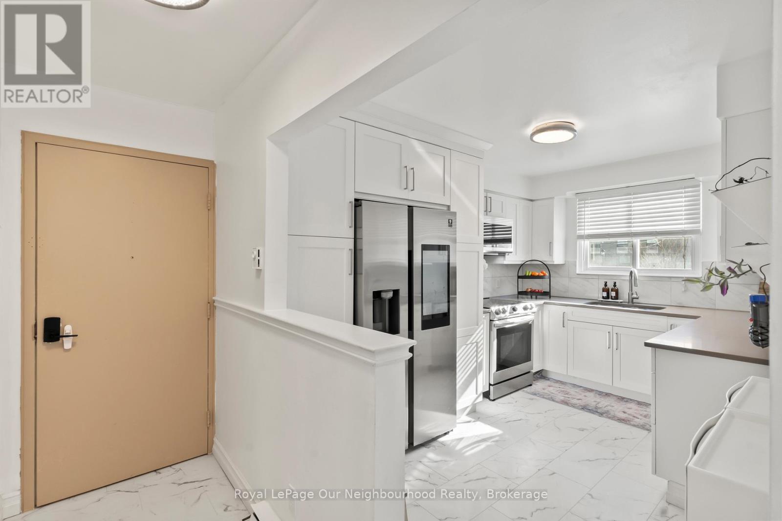 18 - 494 Elgin Street W, Cobourg, Ontario K9A 4T6 - Photo 2 - X12982320