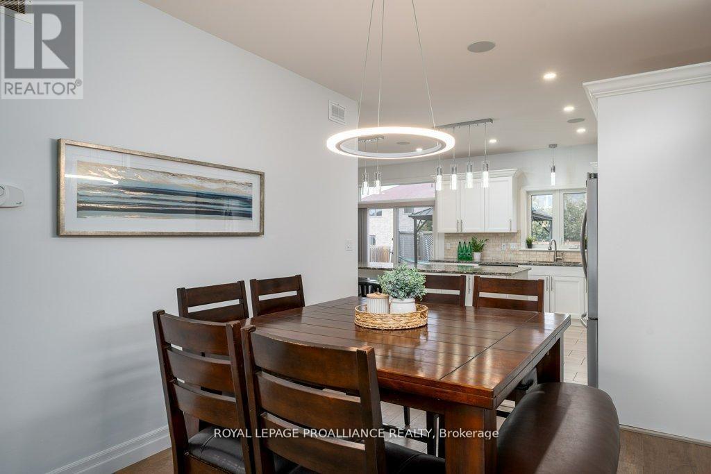 60 Crews Crescent, Quinte West, Ontario  K8V 0G4 - Photo 11 - X12982376