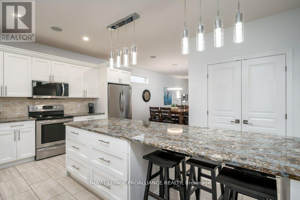 60 Crews Crescent, Quinte West, Ontario  K8V 0G4 - Photo 13 - X12982376