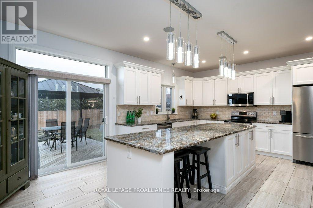 60 Crews Crescent, Quinte West, Ontario  K8V 0G4 - Photo 17 - X12982376