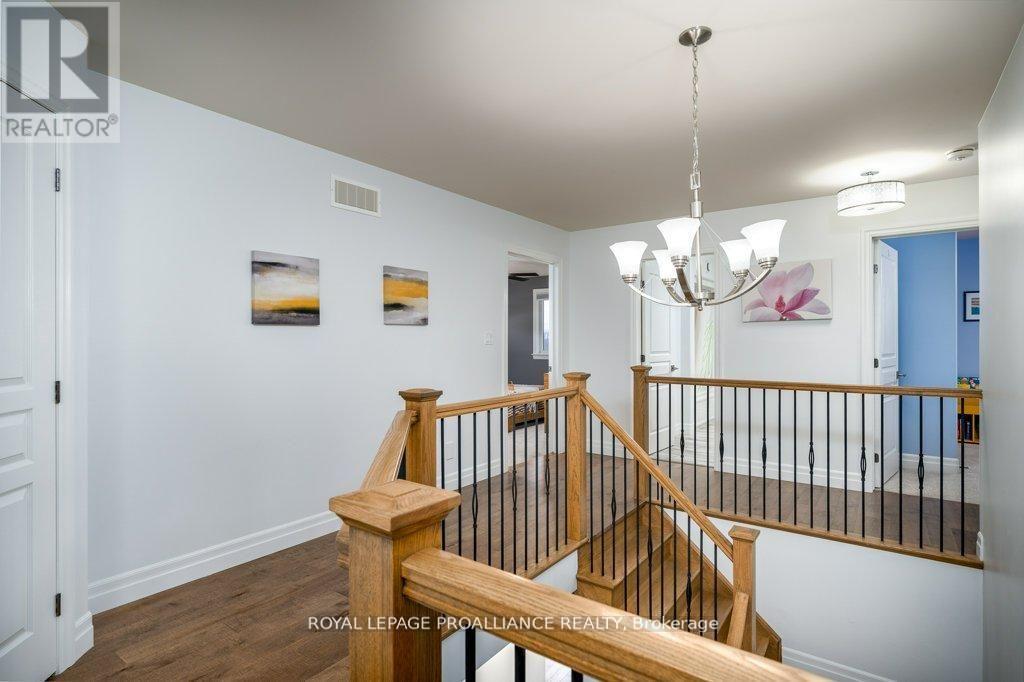 60 Crews Crescent, Quinte West, Ontario  K8V 0G4 - Photo 25 - X12982376