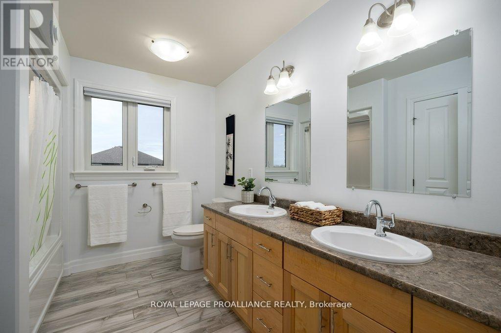 60 Crews Crescent, Quinte West, Ontario  K8V 0G4 - Photo 33 - X12982376