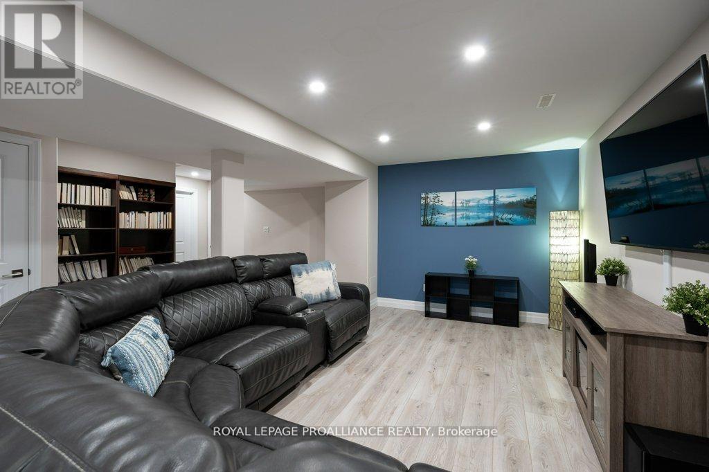 60 Crews Crescent, Quinte West, Ontario  K8V 0G4 - Photo 39 - X12982376