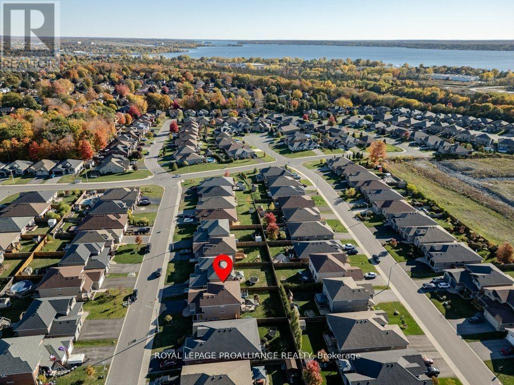 60 Crews Crescent, Quinte West, Ontario  K8V 0G4 - Photo 4 - X12982376