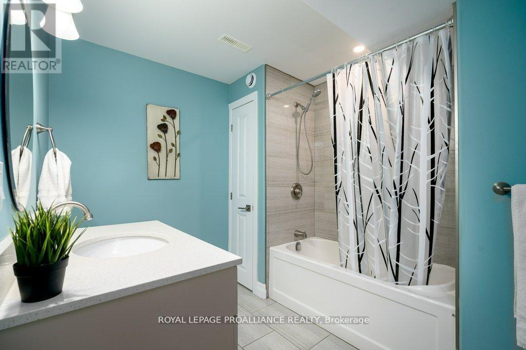 60 Crews Crescent, Quinte West, Ontario  K8V 0G4 - Photo 44 - X12982376