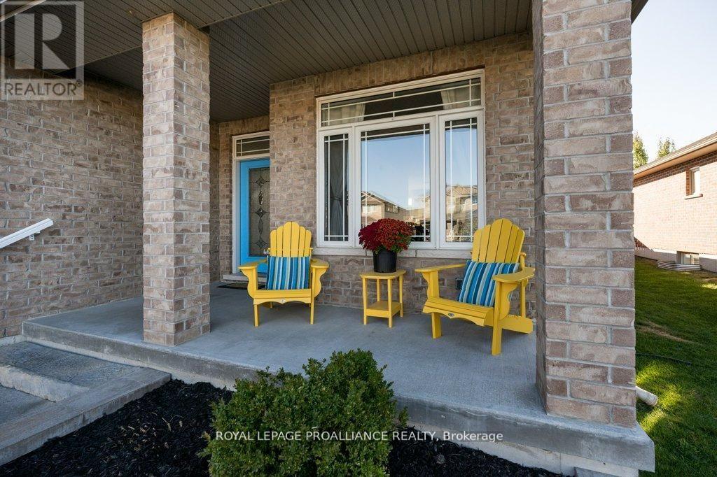 60 Crews Crescent, Quinte West, Ontario  K8V 0G4 - Photo 6 - X12982376