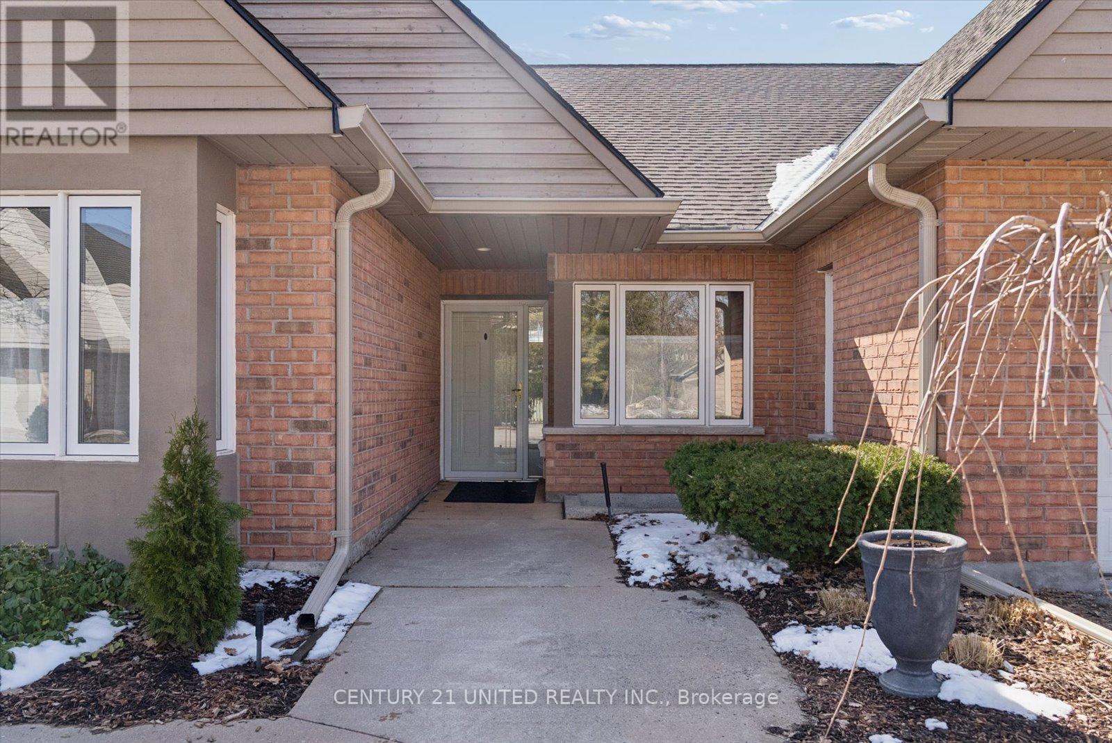 9 - 1850 Cherryhill Road, Peterborough (Monaghan Ward 2), Ontario  K9K 2E3 - Photo 3 - X12982400