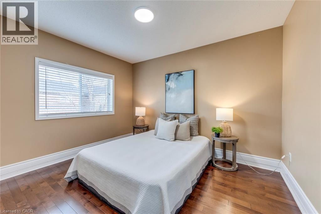 5811 Page Crescent, Burlington, Ontario  L7L 7N9 - Photo 28 - 40818303