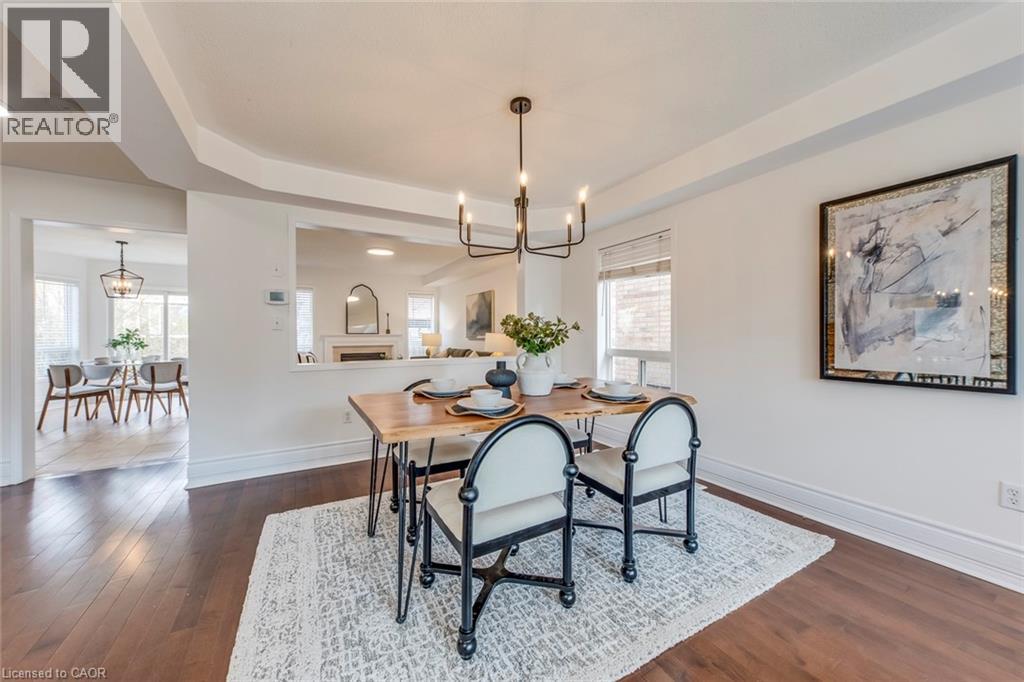 5811 Page Crescent, Burlington, Ontario  L7L 7N9 - Photo 7 - 40818303