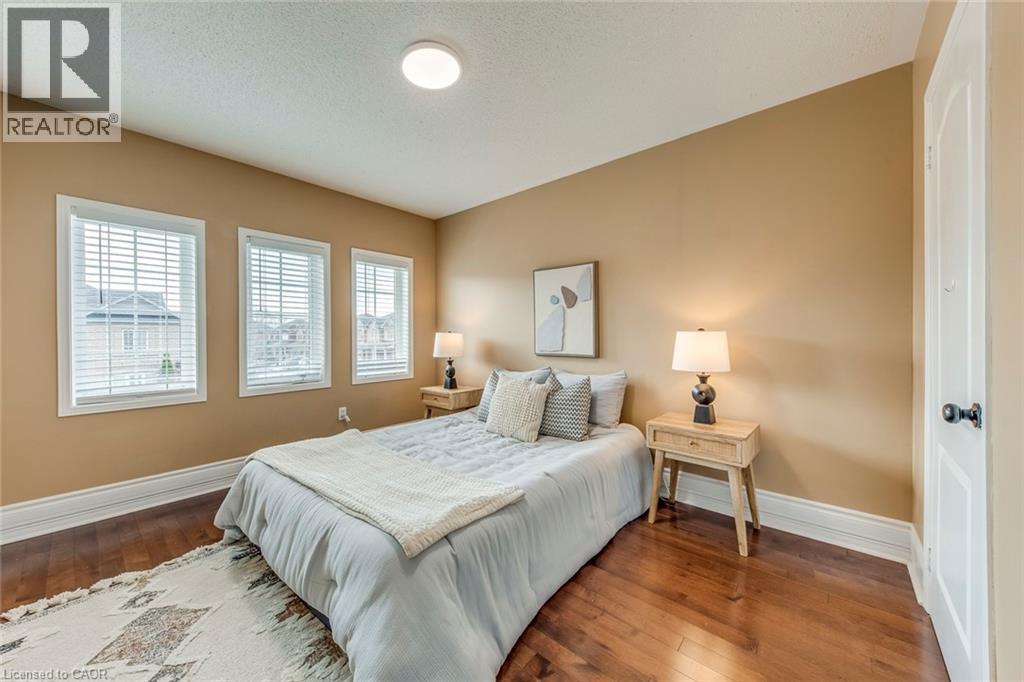 5811 Page Crescent, Burlington, Ontario  L7L 7N9 - Photo 32 - 40818303