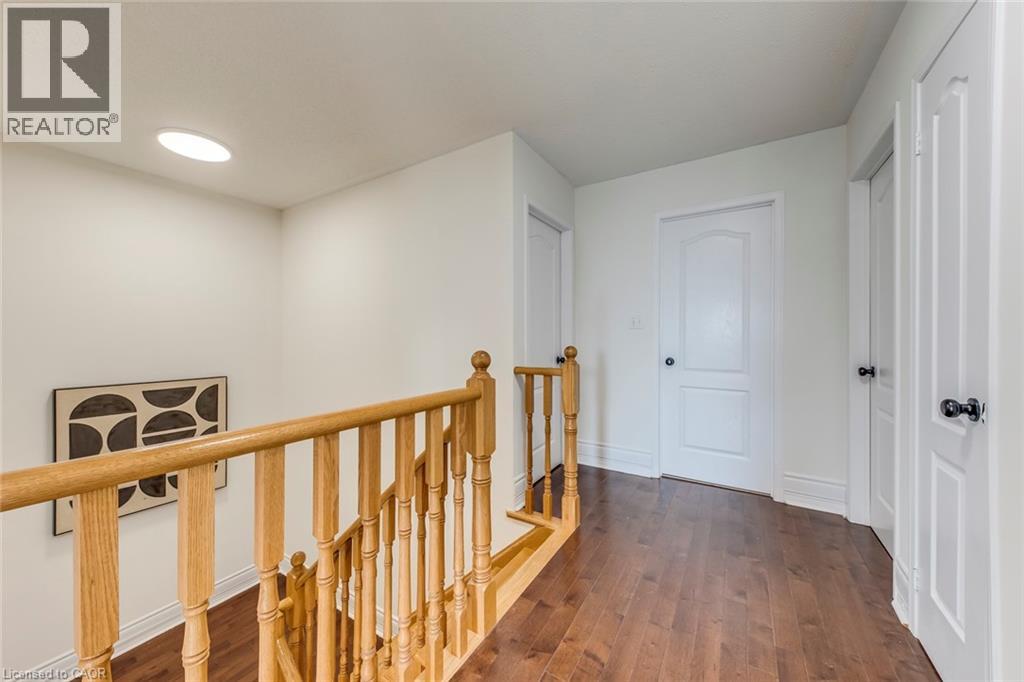 5811 Page Crescent, Burlington, Ontario  L7L 7N9 - Photo 38 - 40818303