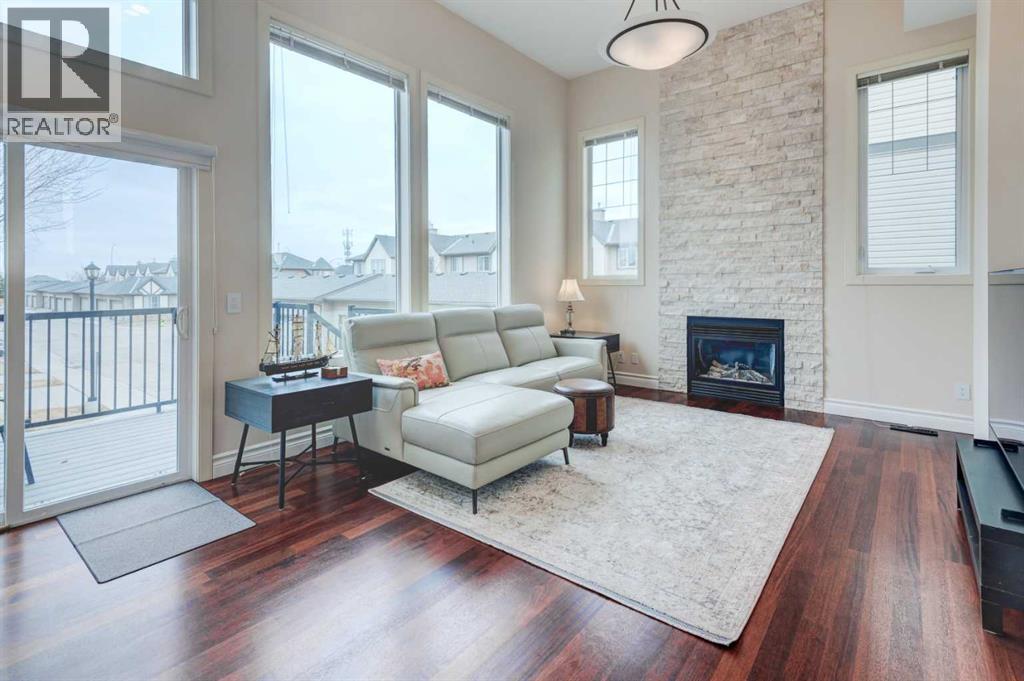 14 Everridge Common Sw, Calgary, Alberta T2Y 5G9 - Photo 1 - A2296619