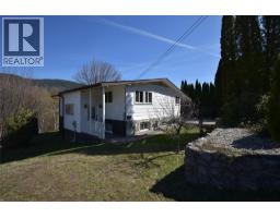 3605 9th Avenue, Castlegar, British Columbia