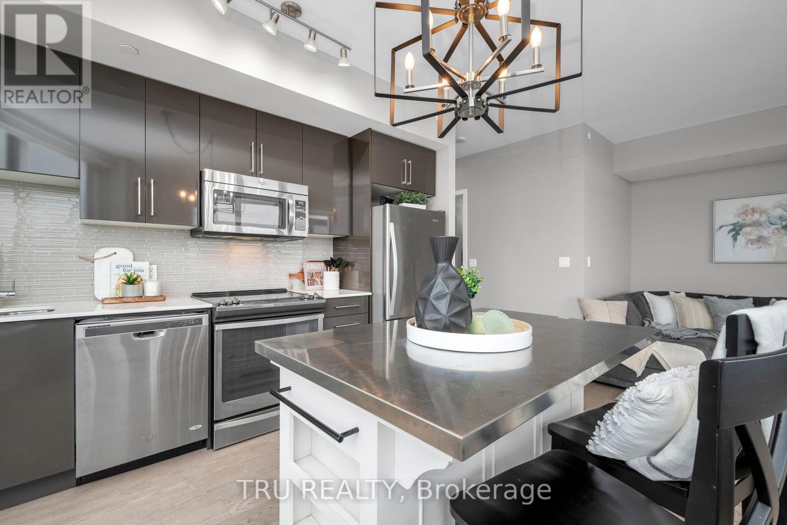 910 - 485 Richmond Road, Ottawa, Ontario  K2A 3W9 - Photo 14 - X12982306