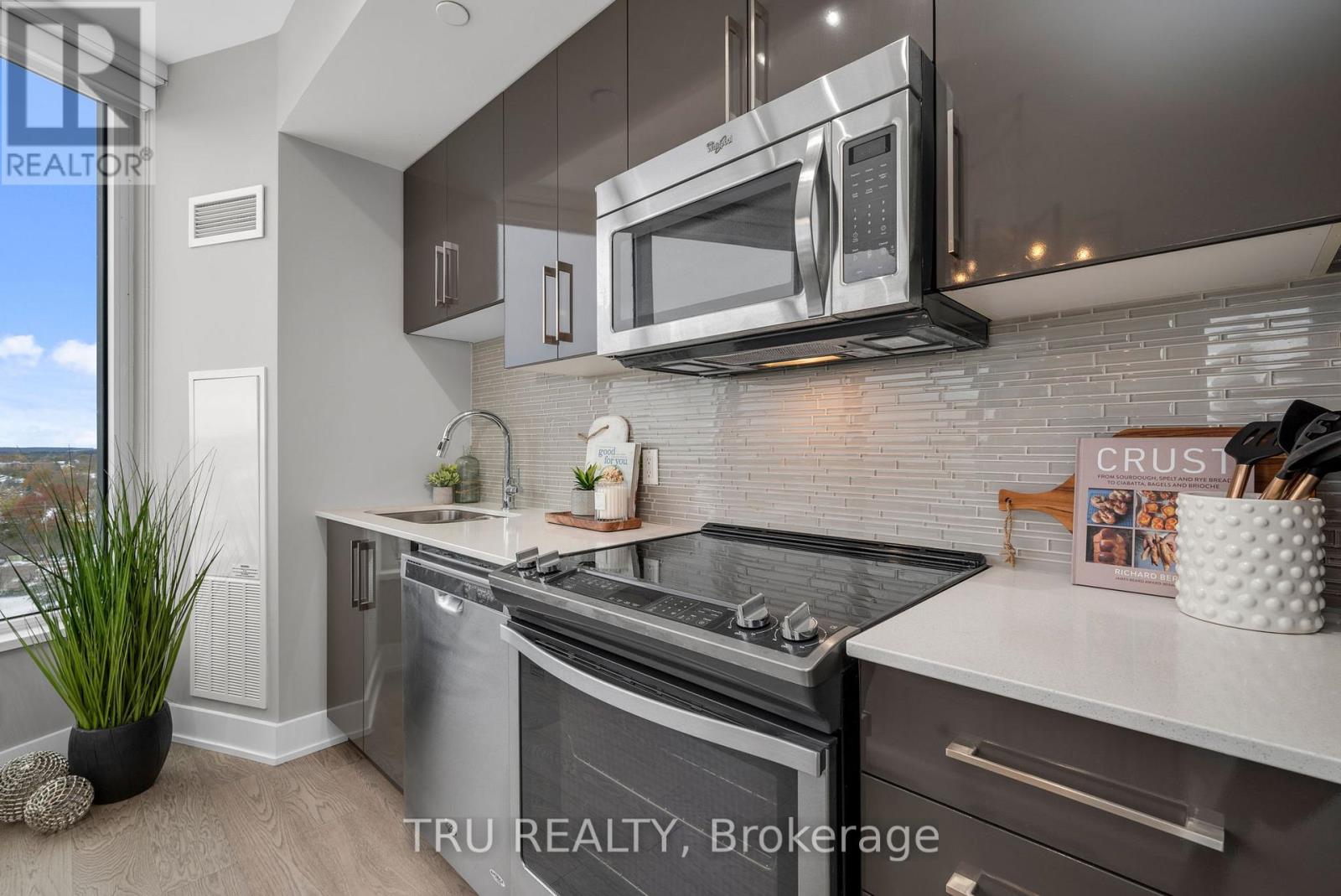 910 - 485 Richmond Road, Ottawa, Ontario  K2A 3W9 - Photo 18 - X12982306