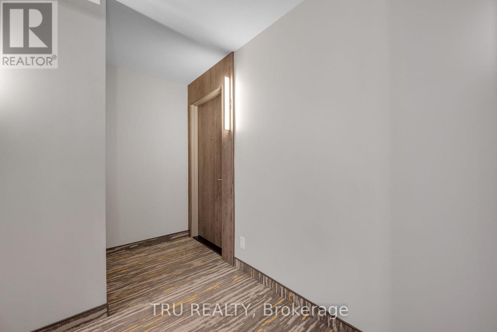 910 - 485 Richmond Road, Ottawa, Ontario  K2A 3W9 - Photo 4 - X12982306